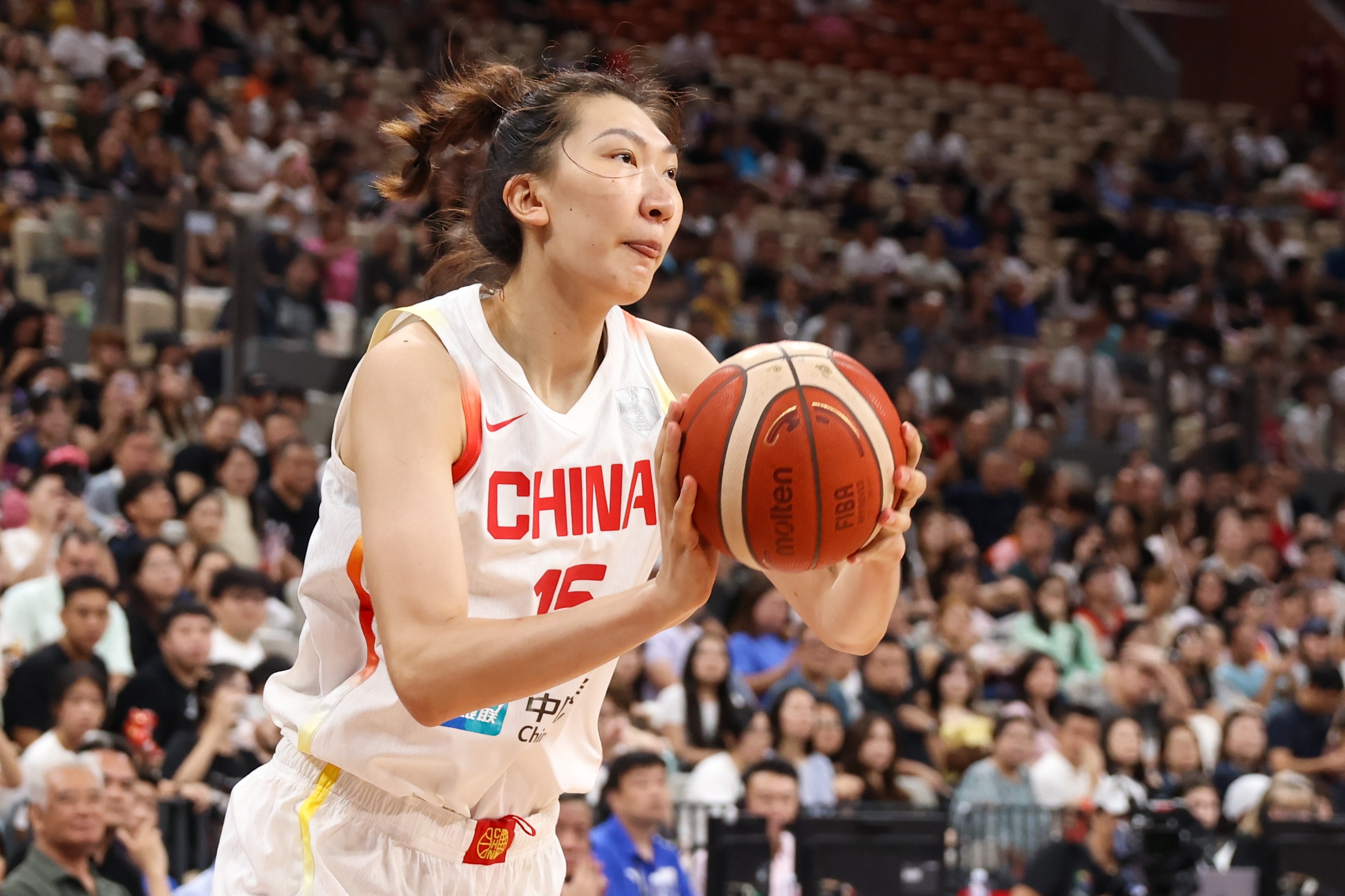 中国女篮vs美国首发:张曼曼、杨舒予、罗欣棫、陈明伶、韩旭