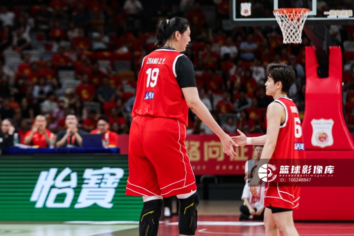 杨舒予7中1与预期相差较大 缺少李月汝后内线轮转少的弱点被放大 杨舒予7中1与预期相差较大 缺少李月汝后内线轮转少的弱点被放大