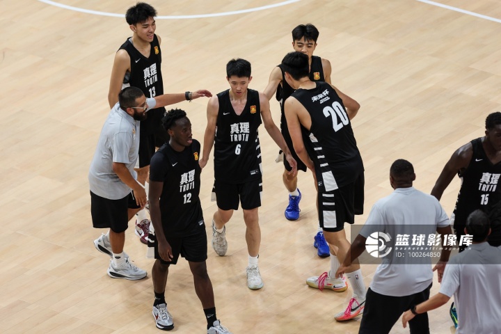 媒体人:张宇辰带火首届未来杯 混编赛制让中外球员/教练交流更多