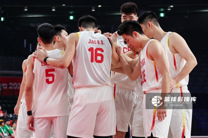 媒体人：中国队全力冲冠才是务实做法 球迷不要被小组赛大胜蒙蔽
