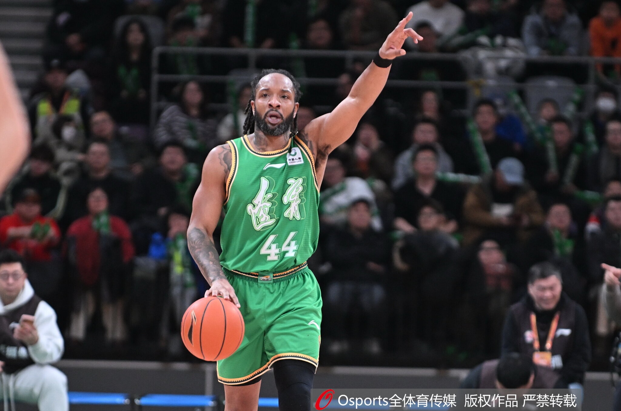 老熟人！媒体人：广厦第三外援确定 34岁威尔斯第三度加盟球队